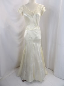 VINTAGE 1930'S SATIN & LACE BIAS CUT WEDDING DRESS