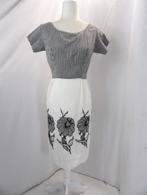 VINTAGE 1960'S WENDY WOODS BLACK & WHITE CHECKERED SHEETH DRESS WITH APPLIQUE FLOWERS