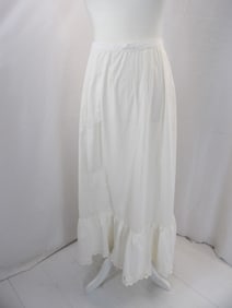 VINTAGE VICTORIAN WHITE PETTICOAT WITH EYLET TRIM