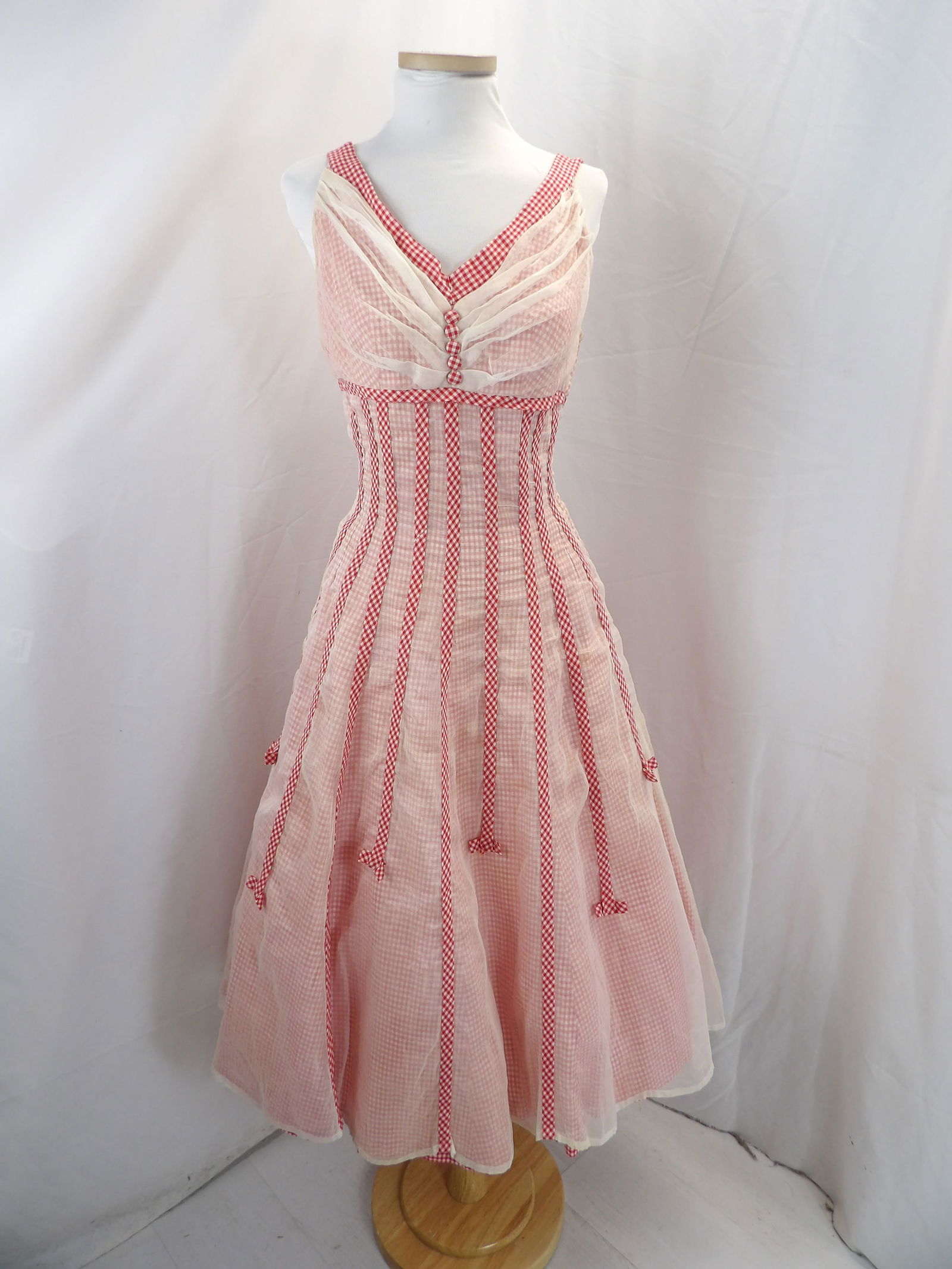 VINTAGE 1950'S FIT & FLARE RED & WHITE CHECKERED PARTY DRESS WITH BOWS (1 of 11)