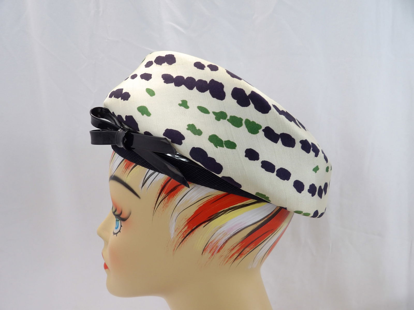 Vintage Franklin Simon Silk Pill Box Style Hat: good condition