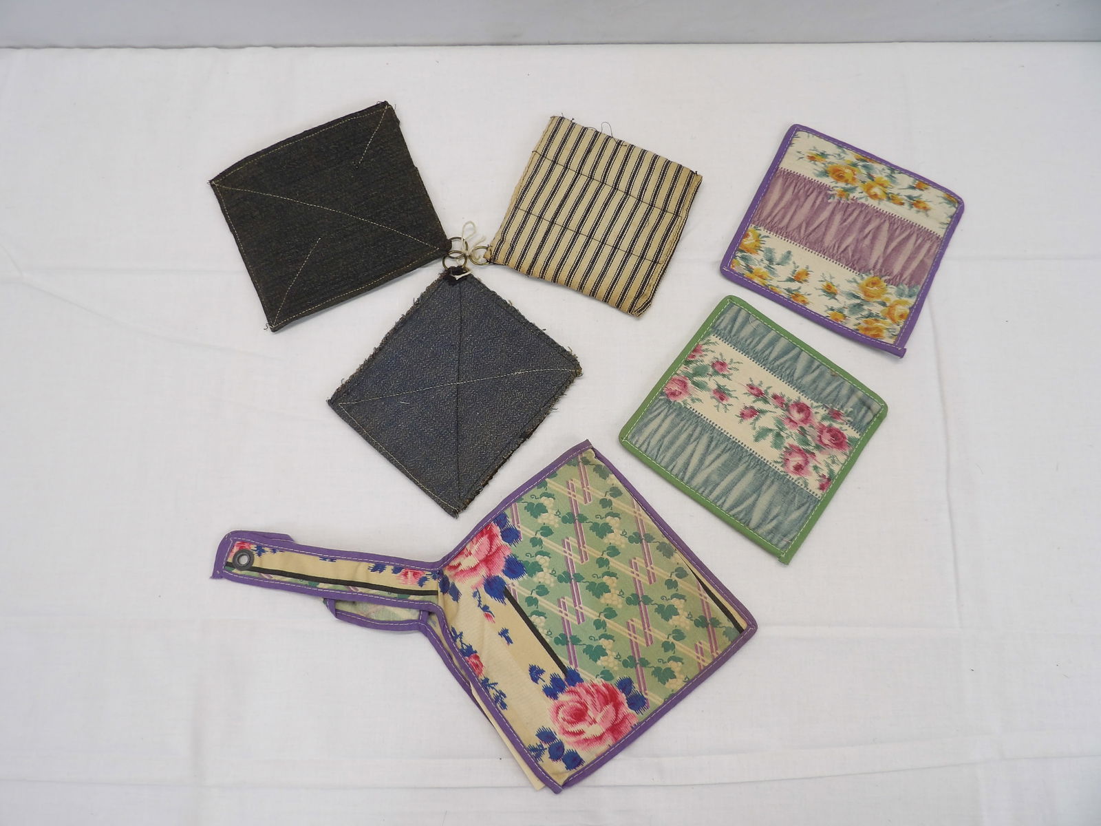 Antique & Vintage Pot Holders & Holder (1 of 6)