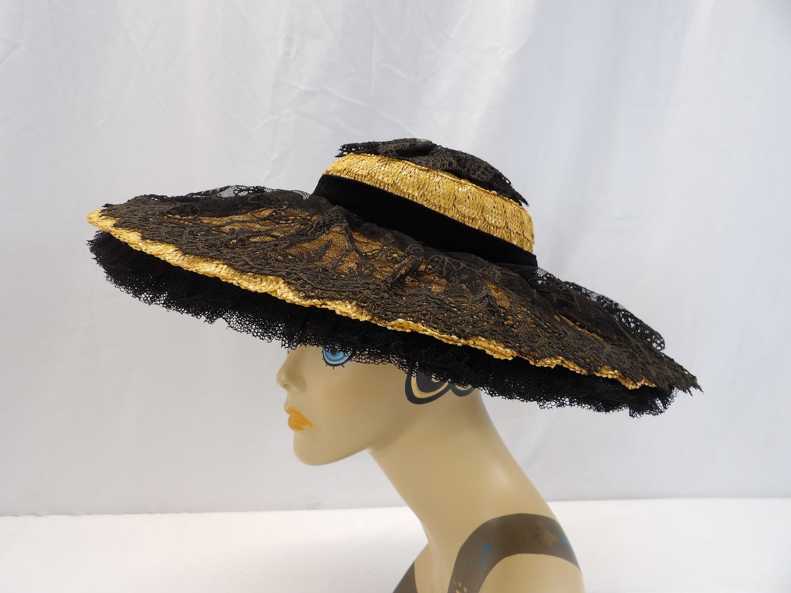 Vintage 1940's Sibley Lindsay Curr Co, NY Straw Wide Brim Hat with Black Lace (1 of 8)