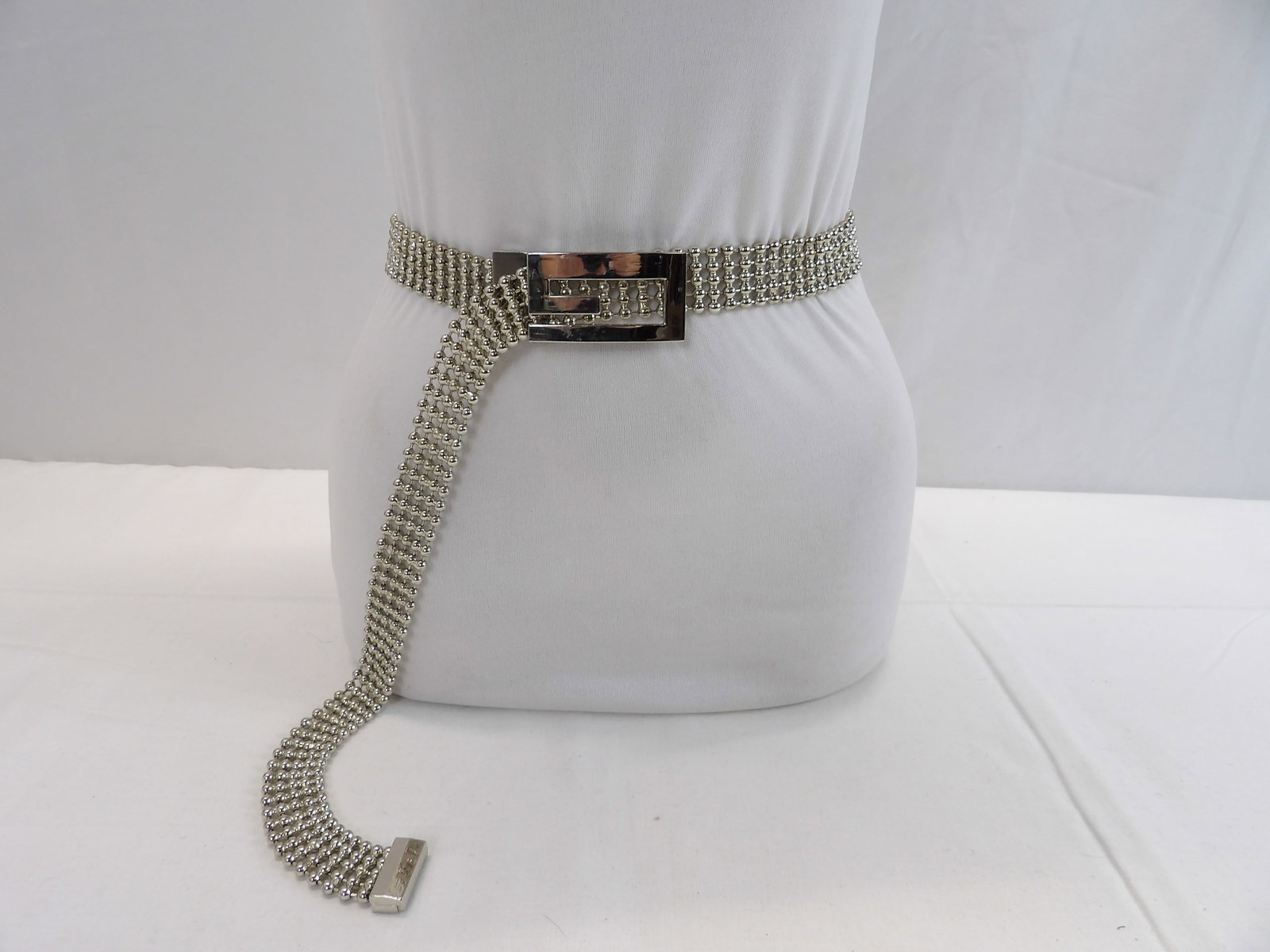 Vintage Silver Tone Stick & Ball Belt: approx. up to 42 inches long, see photo's