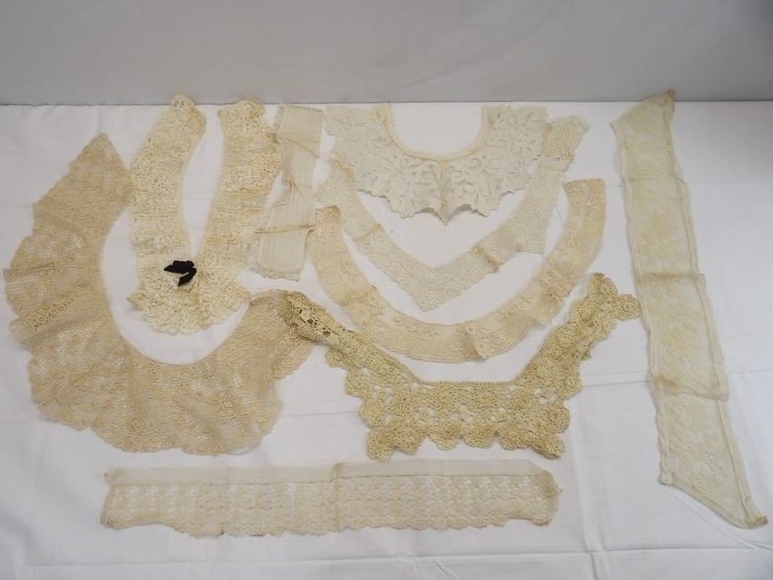 Victorian Lace & Collars: see photo's