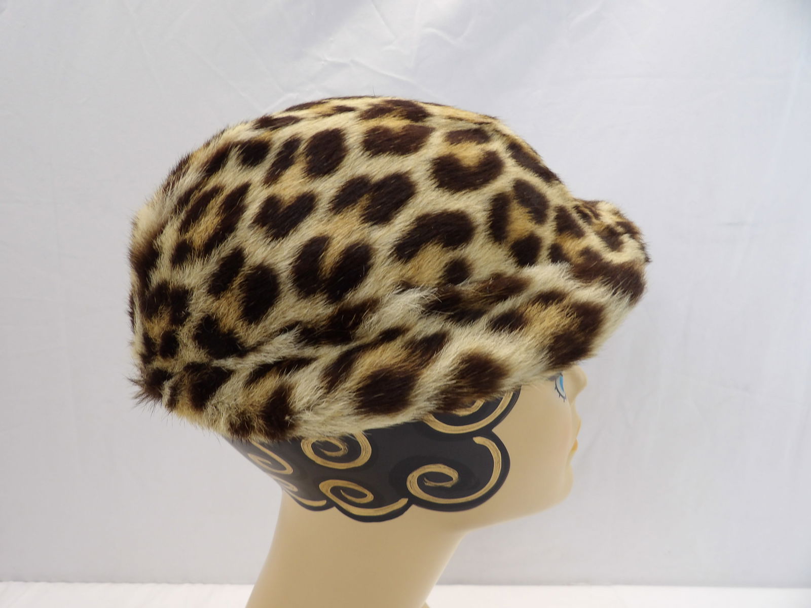 Vintage 1950's Cheetah Fur Cap Style Hat: good condition, see photo's