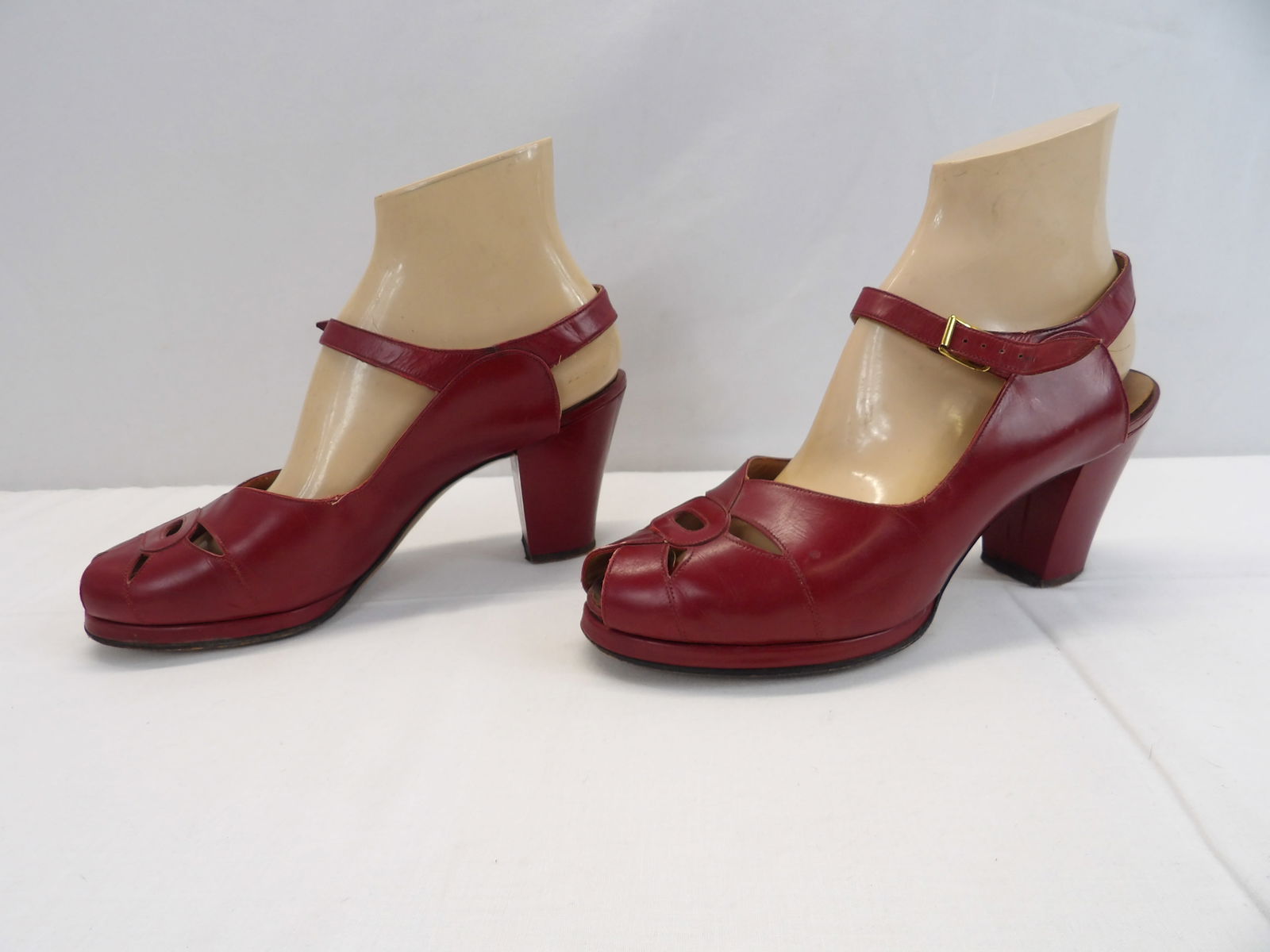 Vintage 1940's Red Sling Back Peep Toe Shoes, Red Cross Shoe Corp. (1 of 8)