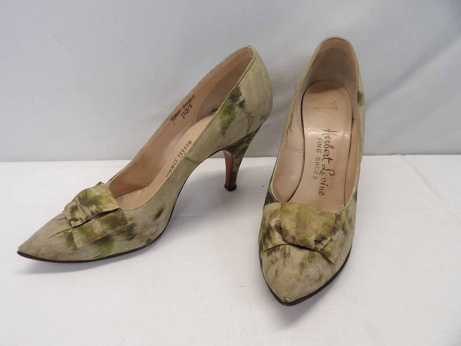 Vintage 1950's Herbert Levine, Bonwit Teller Silk Heels, size  7AAA (1 of 10)