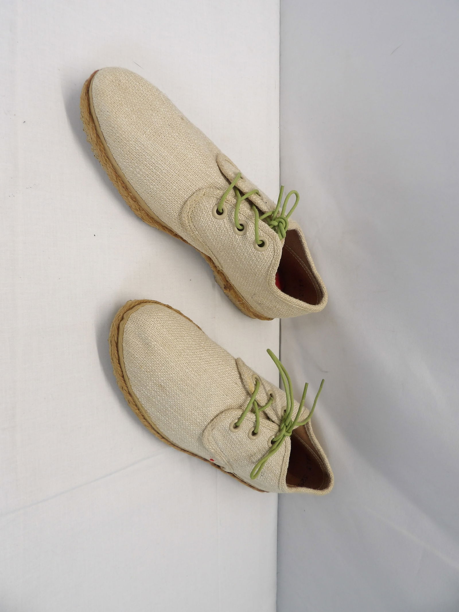 Vintage 1970's Commodores by Ball Brand Men's Cloth Shoes with Gum Soles, size 9M (1 of 7)