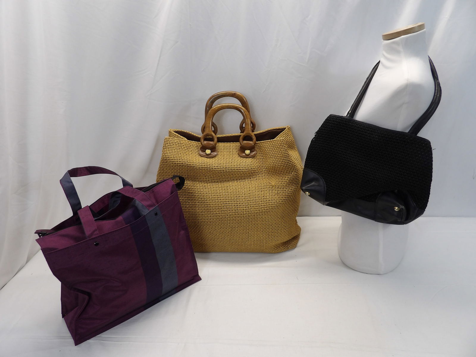 Lot of 3 Larges Purse/Beach Bags, Large Rope Weave Bag, Bottega Veneta, & Plaid Shopper (1 of 20)