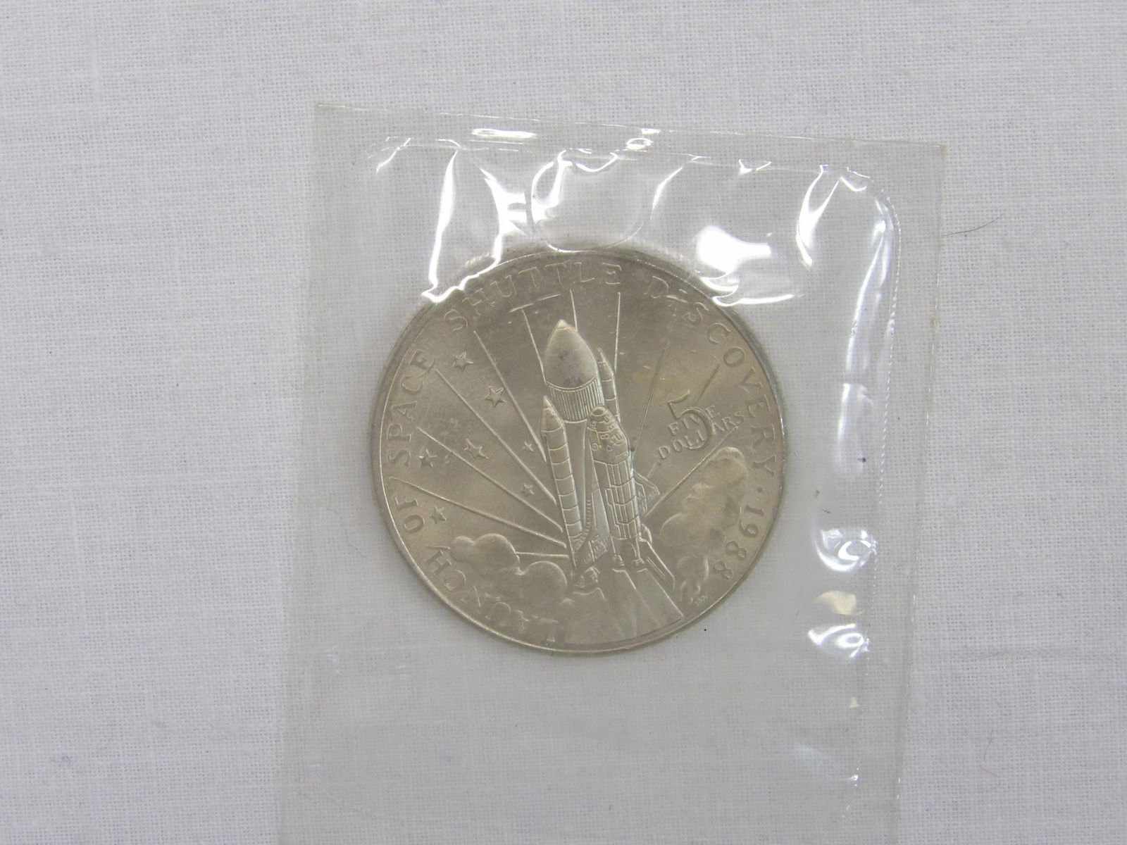 1988 Republic of The Marshall Islands 5 Dollar Coin, Launch of The Space Shuttle Discovery (1 of 3)
