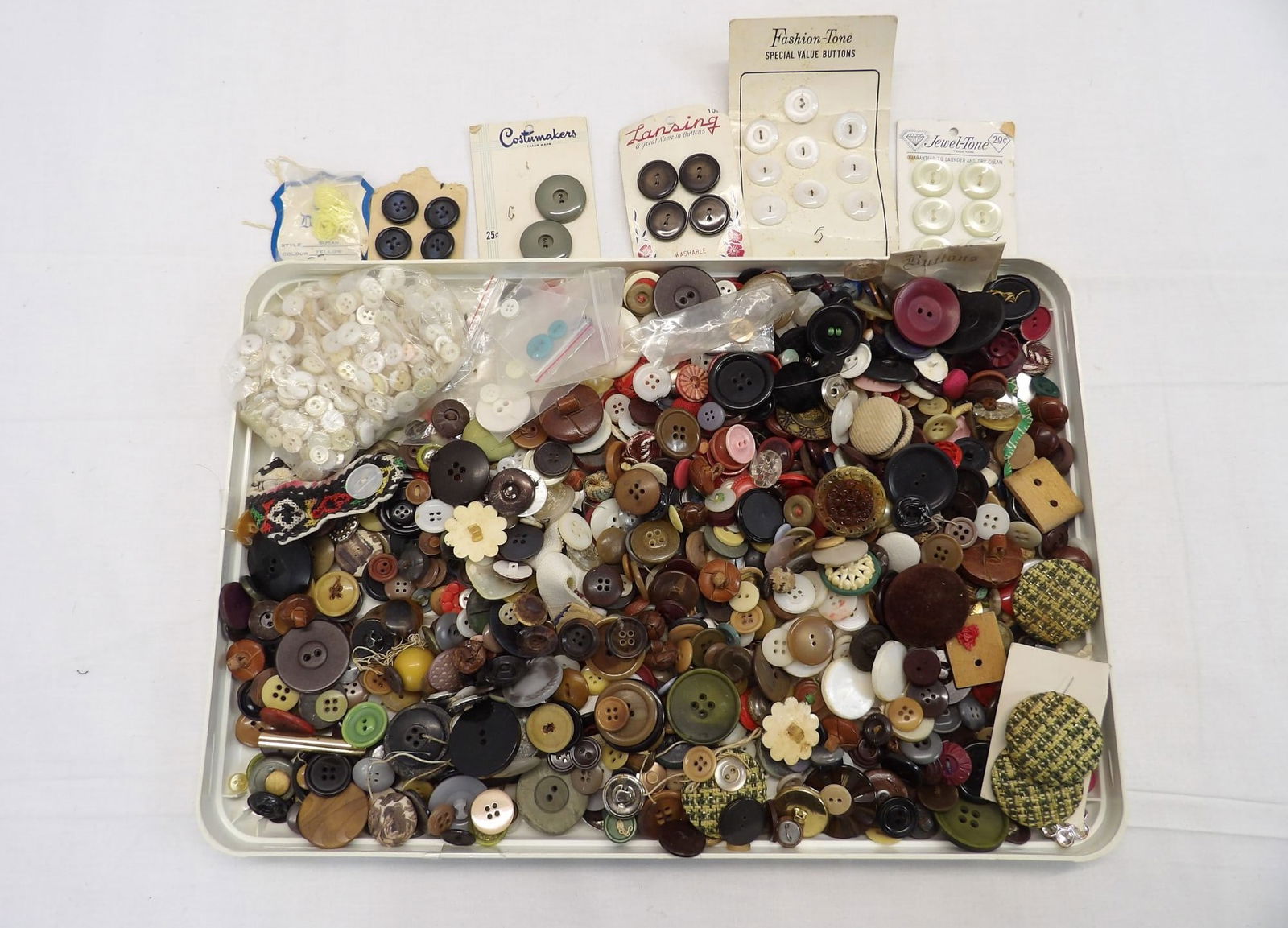 Large Lot of Vintage Buttons, Miscellaneous Sizes & Materials (1 of 9)