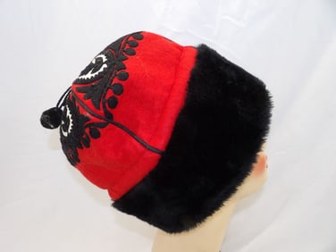 Vintage Lanya Faux Fur & Felt Applique Winter Fez Hat