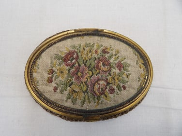 Vintage Mesh & Tapestry Oval Powder Compact