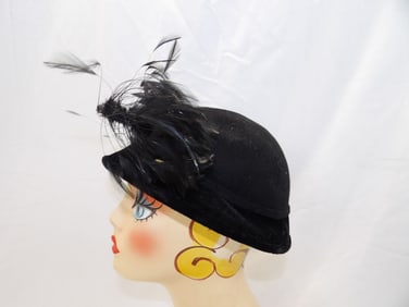 Vintage 1950's Black Fur Felt Caplet with Feathers