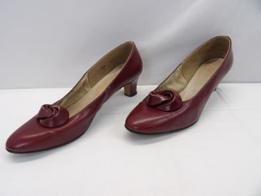 Vintage 1960/70's Red Leather Pumps with Bow