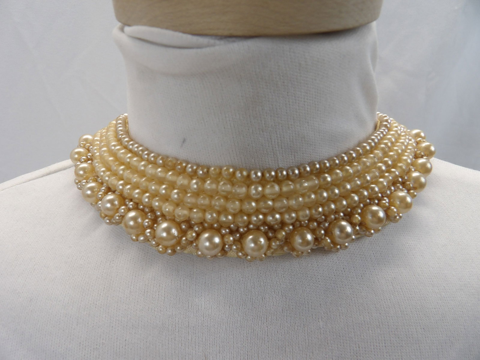 Vintage Beaded Collar/Choker: approx. 15 inches, see photo's