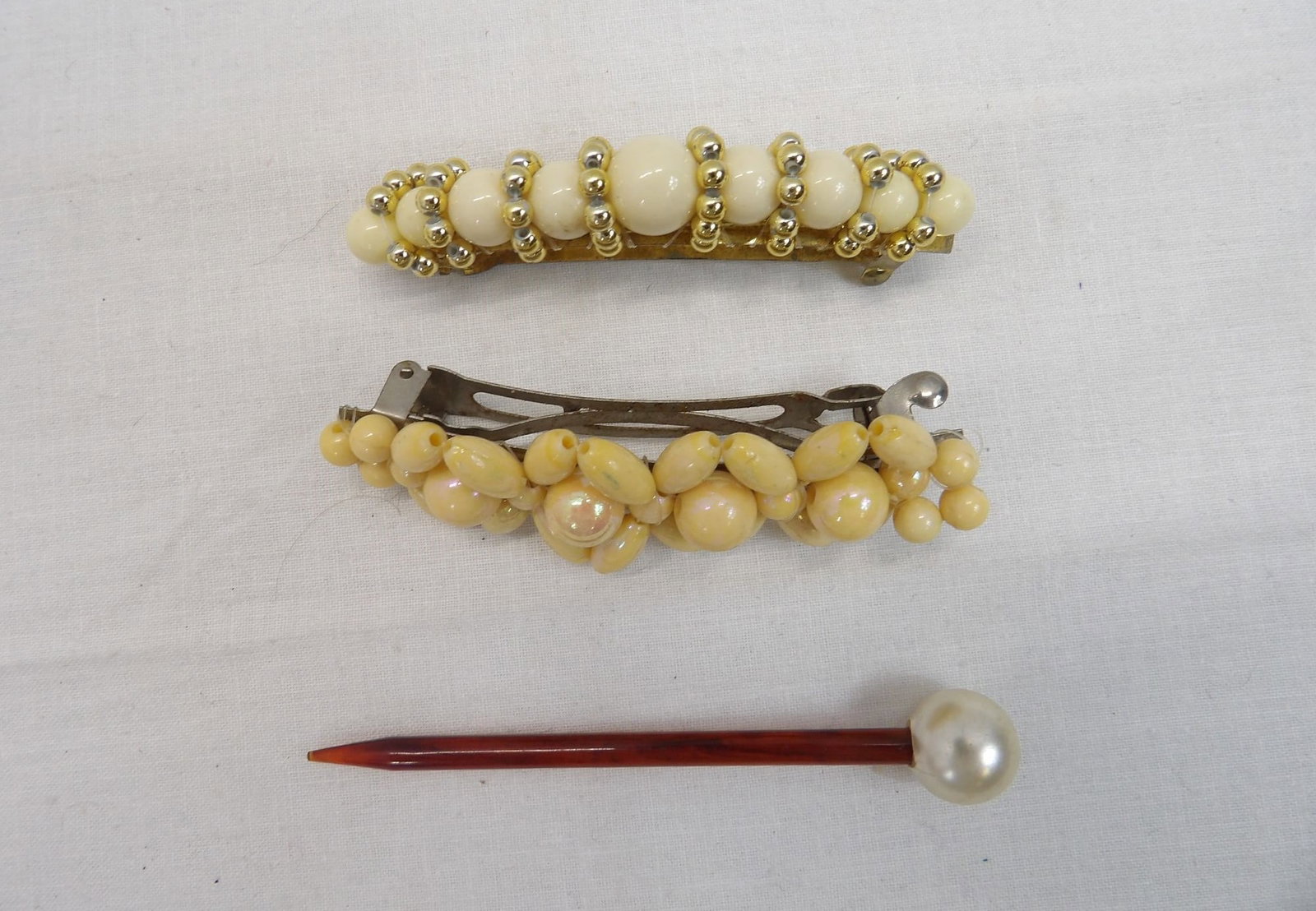 Lot of 3 Vintage Barrettes & Hair Pin: see photo's