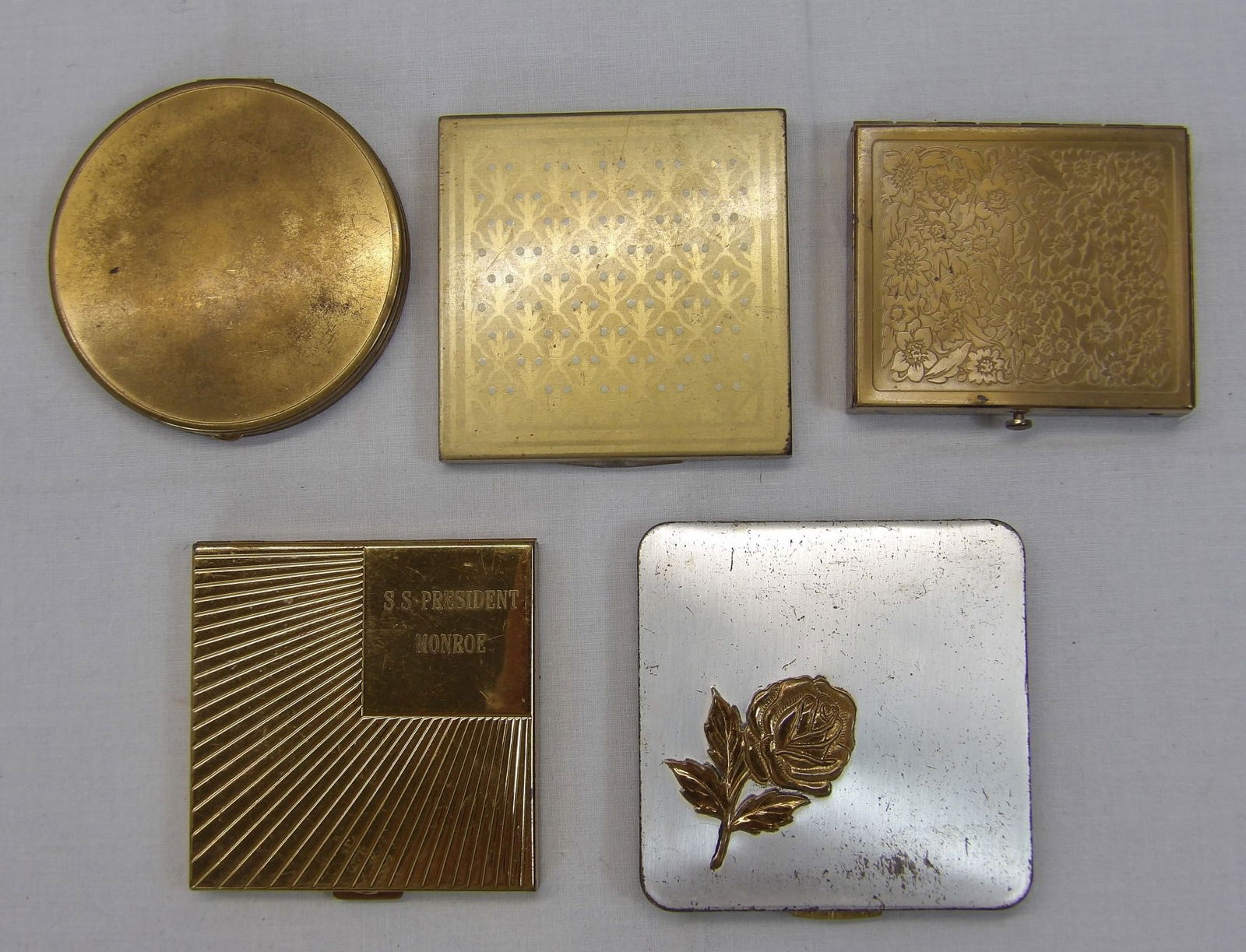 Lot of 5 Vintage Powder Compacts, Volupte & Other (1 of 10)