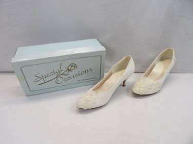 Vintage White Fabric Wedding Shoes with Lace & Beading
