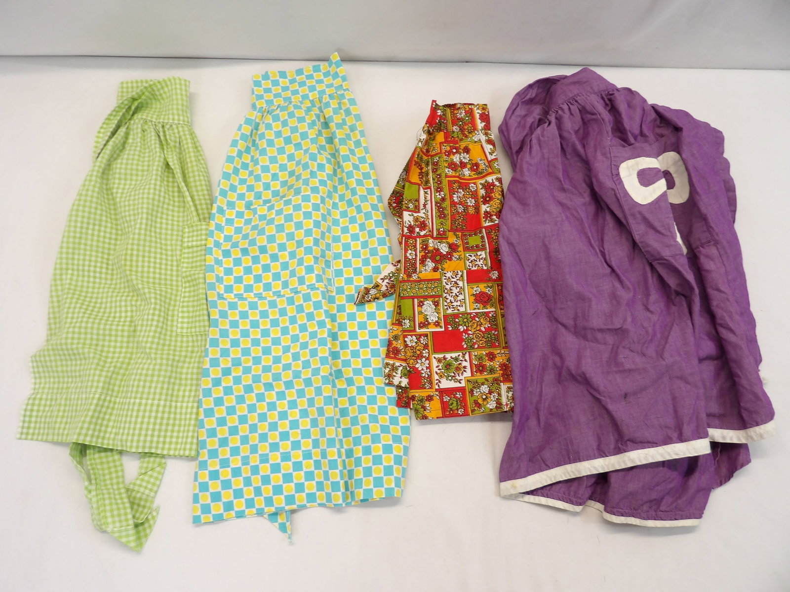 Lot of 4 Vintage Cotton Aprons, 1 Pinafore Style: see photo's