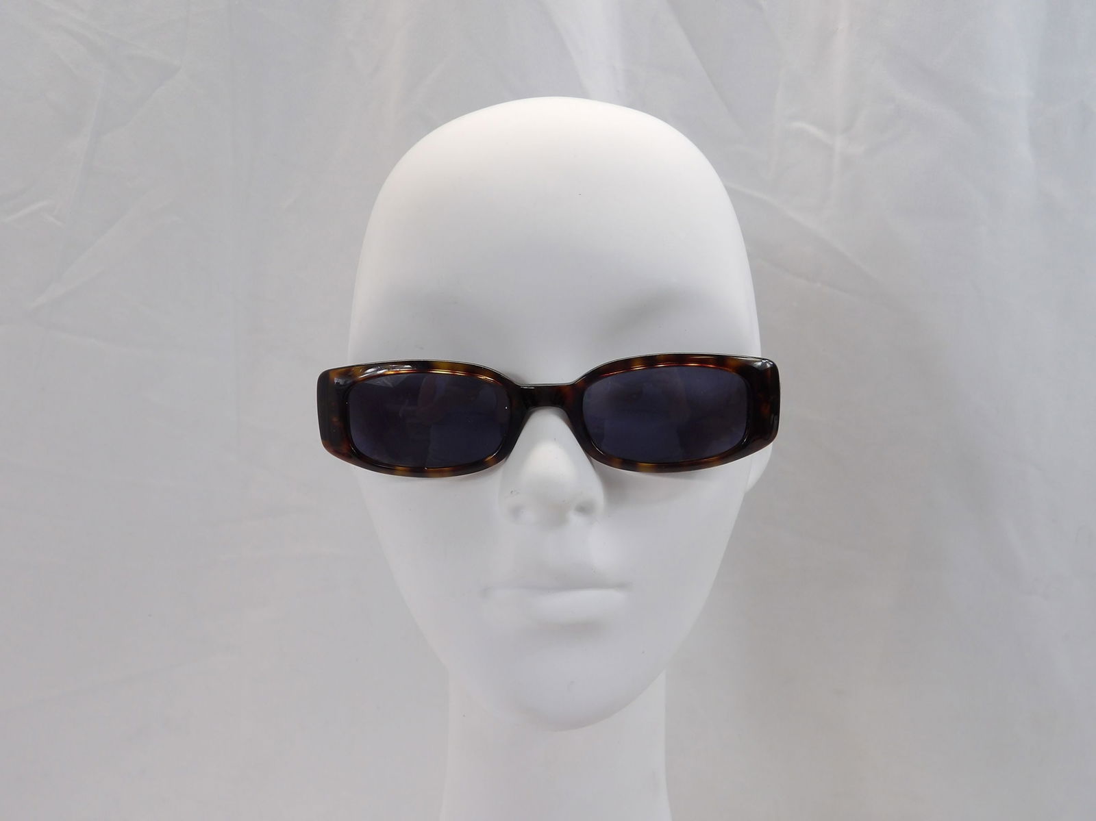 Pair of Vintage Valentino Sunglasses, Made in Italy: see photo's