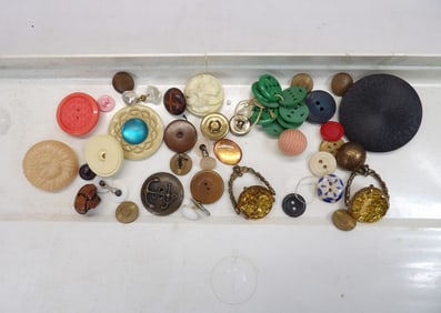 Lot of Various Vintage Buttons