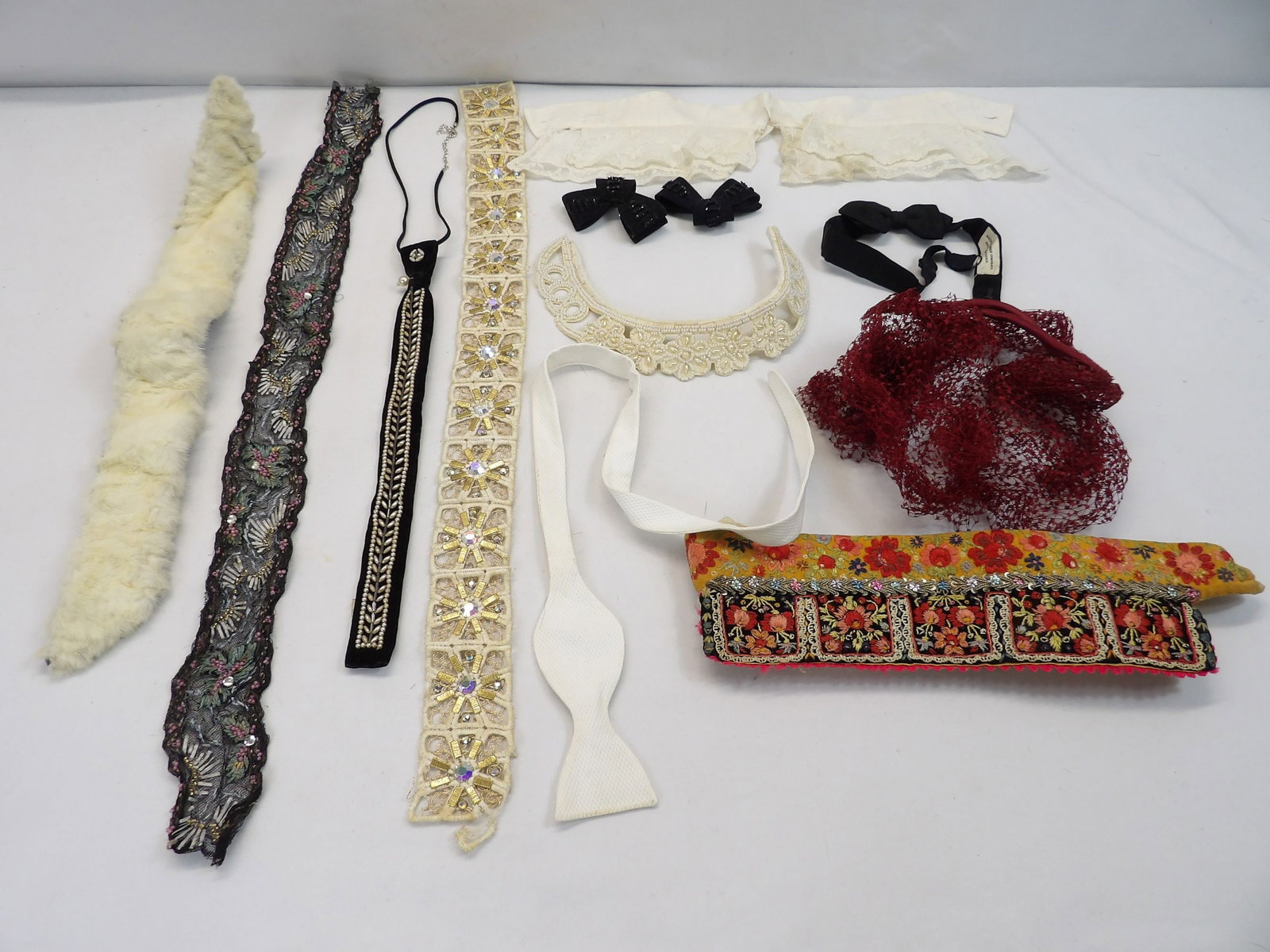 Lot of Vintage Accessories & Trims: see photo's