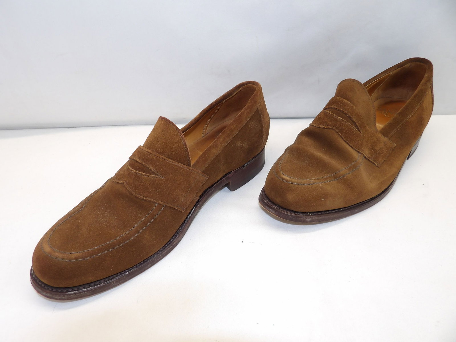 Vintage Men's Sanders, Made in England Brown Suede Penny Loafers: size 9 1/2, good condition, see photo's