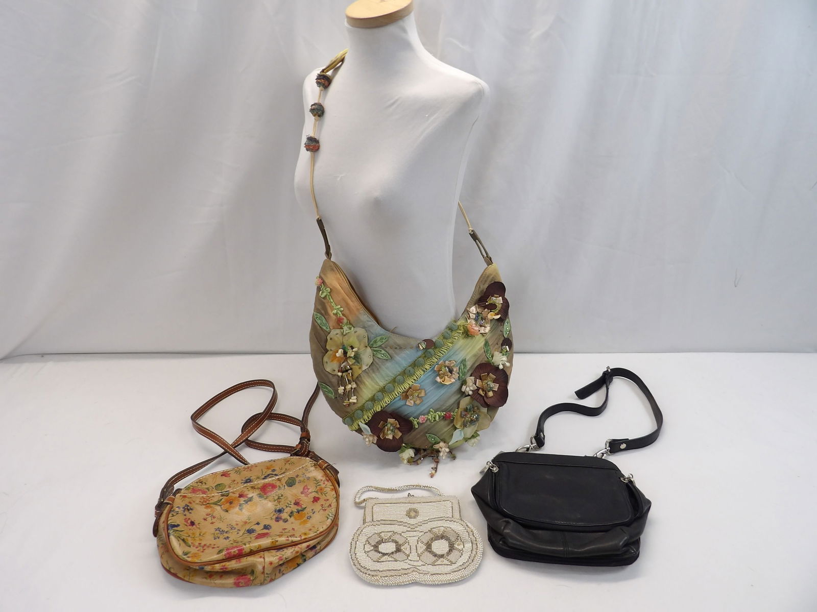 Lot of 4 Vintage Purses, Beaded Leather & Fabric (1 of 17)