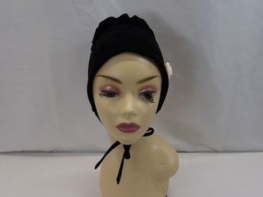 Vintage 1950's Little Girls Black Velvet Hat with Fabric Rose