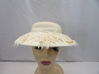 Vintage 1960's Girls White Woven Cartwheel Hat with Silk Flowers & beads