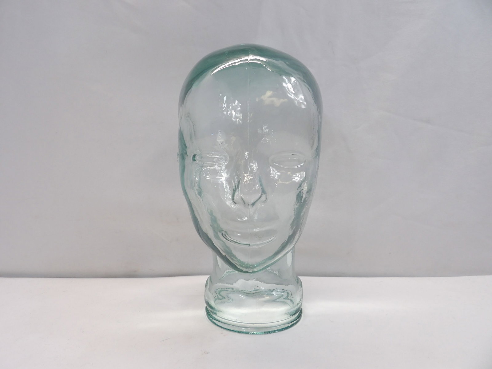 Clear Glass Head Hat/Wig Display: good condition, see photo's