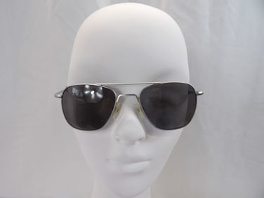 Vintage Silver Tone Frame sunglasses