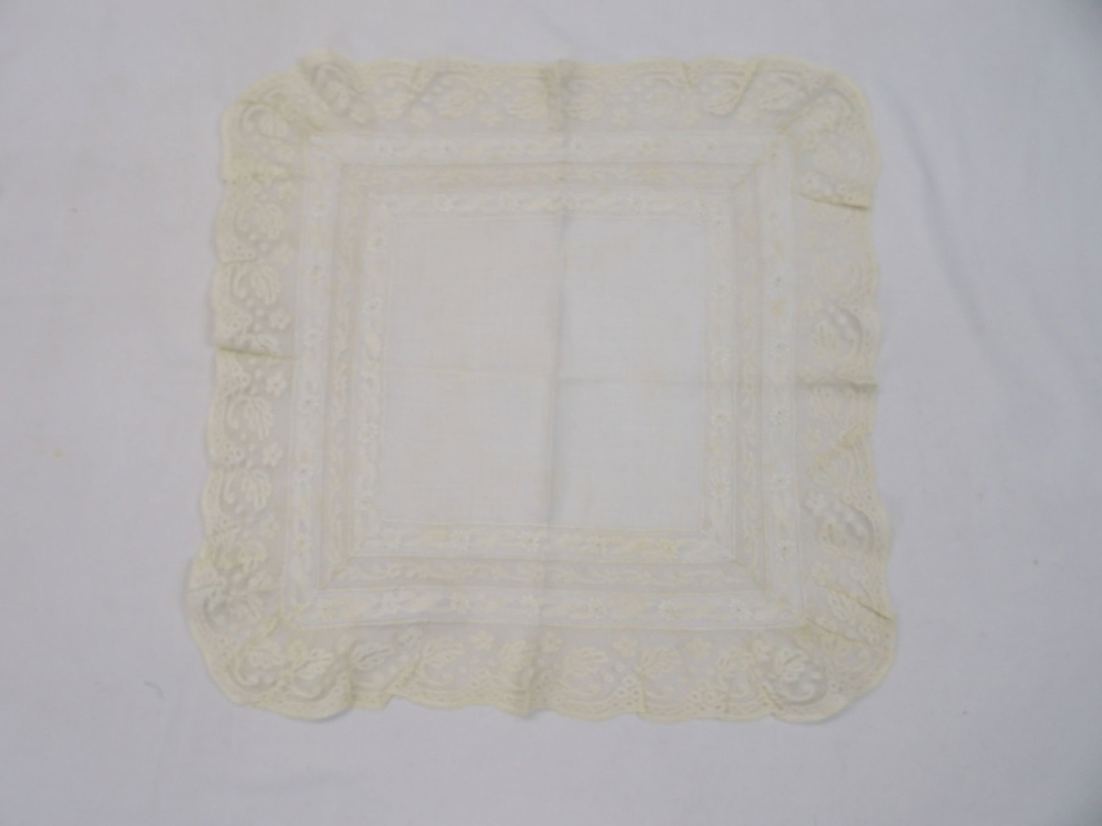 Antique Lace Wedding Hankie: see photo's