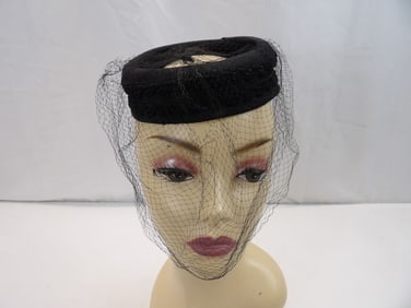 Vintage 1950's Therese Ahrens Bonwit Teller Fascinator with Veil