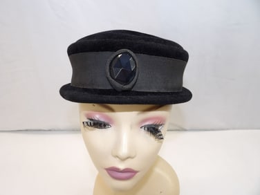 Vintage 1940/50's Black Blush Pill Box Hat with Large Black Jet Glass Bead
