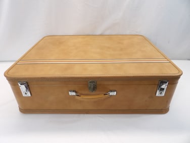 Vintage Amelia Earhart 1940's Large Leather Suit Case