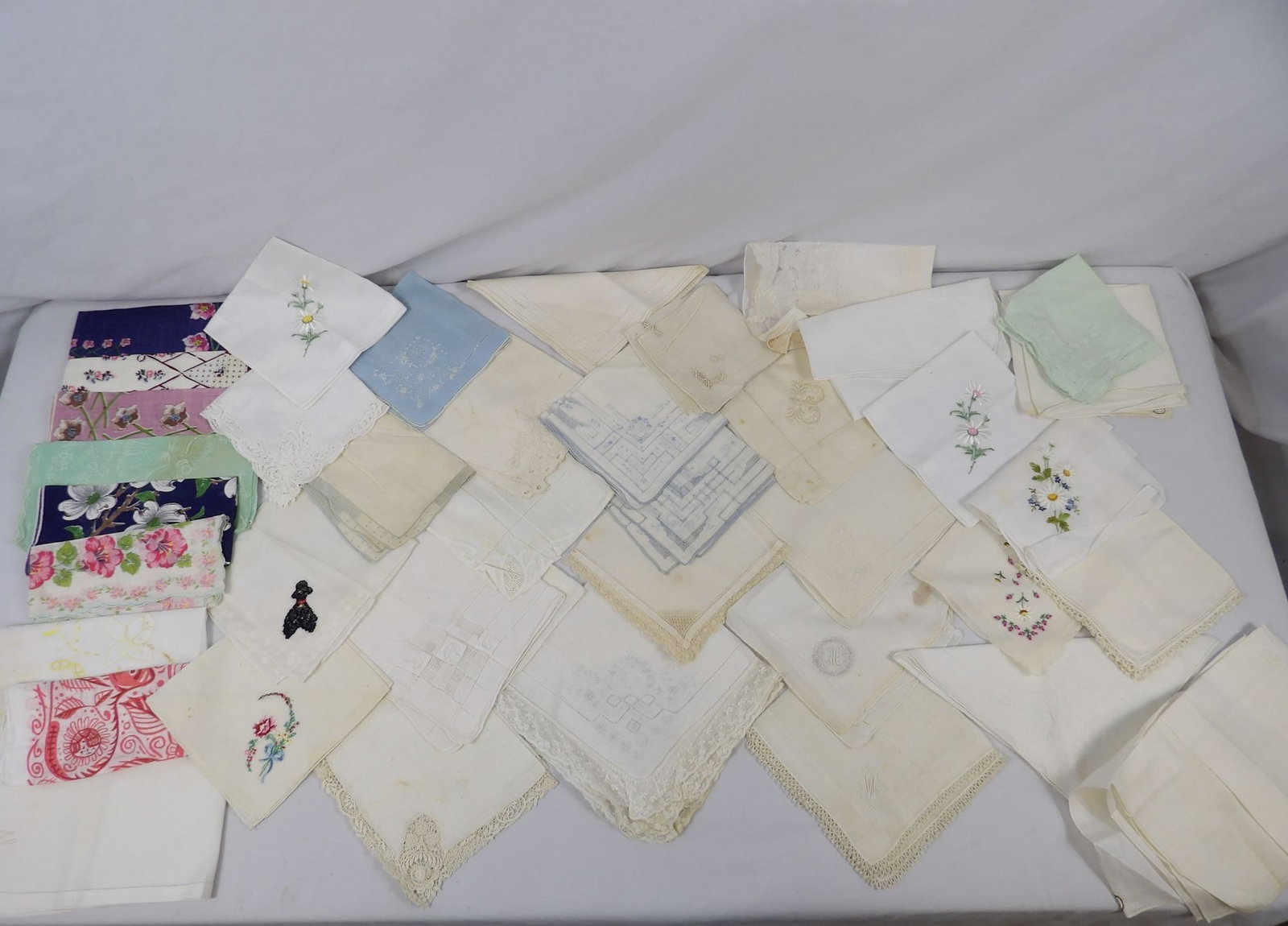 Lot of 40 Vintage Hankies, Some Old Store Stock, Men's & Woman's: see photo's