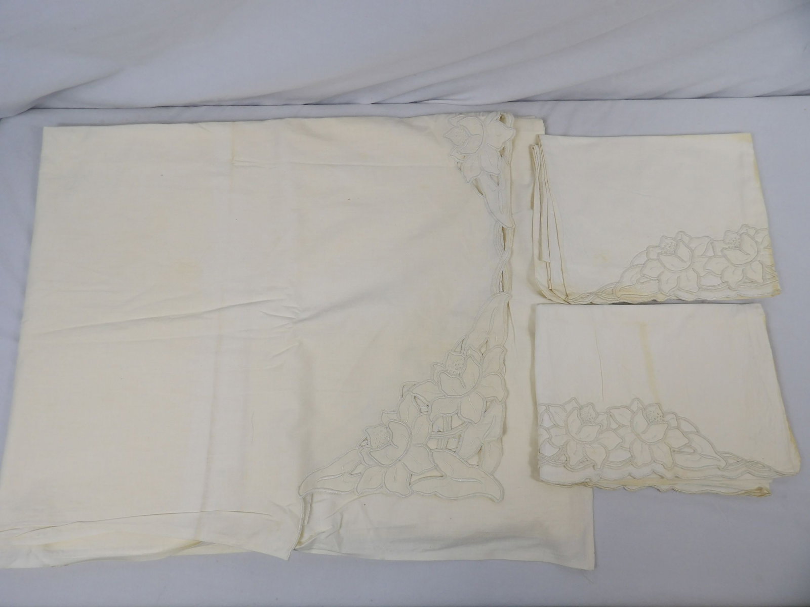 Vintage Full Size Sheet & pillow Cases with Embroidery & Cut Work (1 of 5)