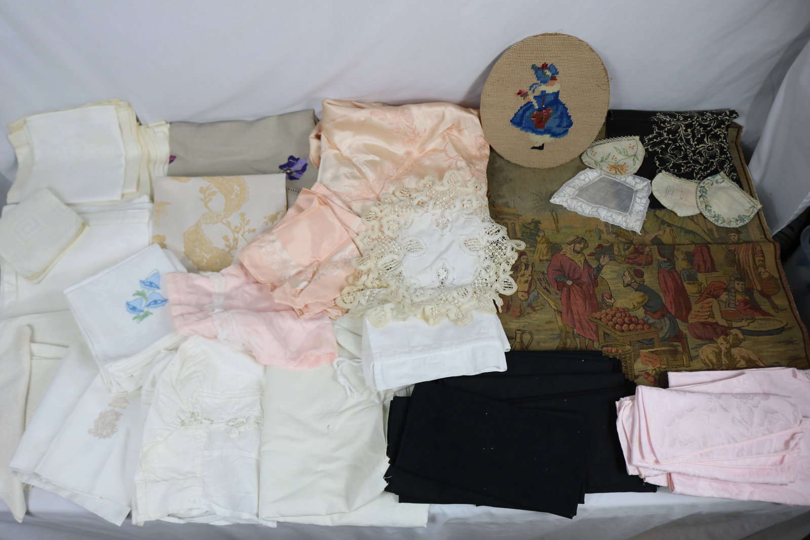 Large Lot of Vintage Linens, Tapestry, Need Point, Napkins, Table Runners, & Other: see photo's
