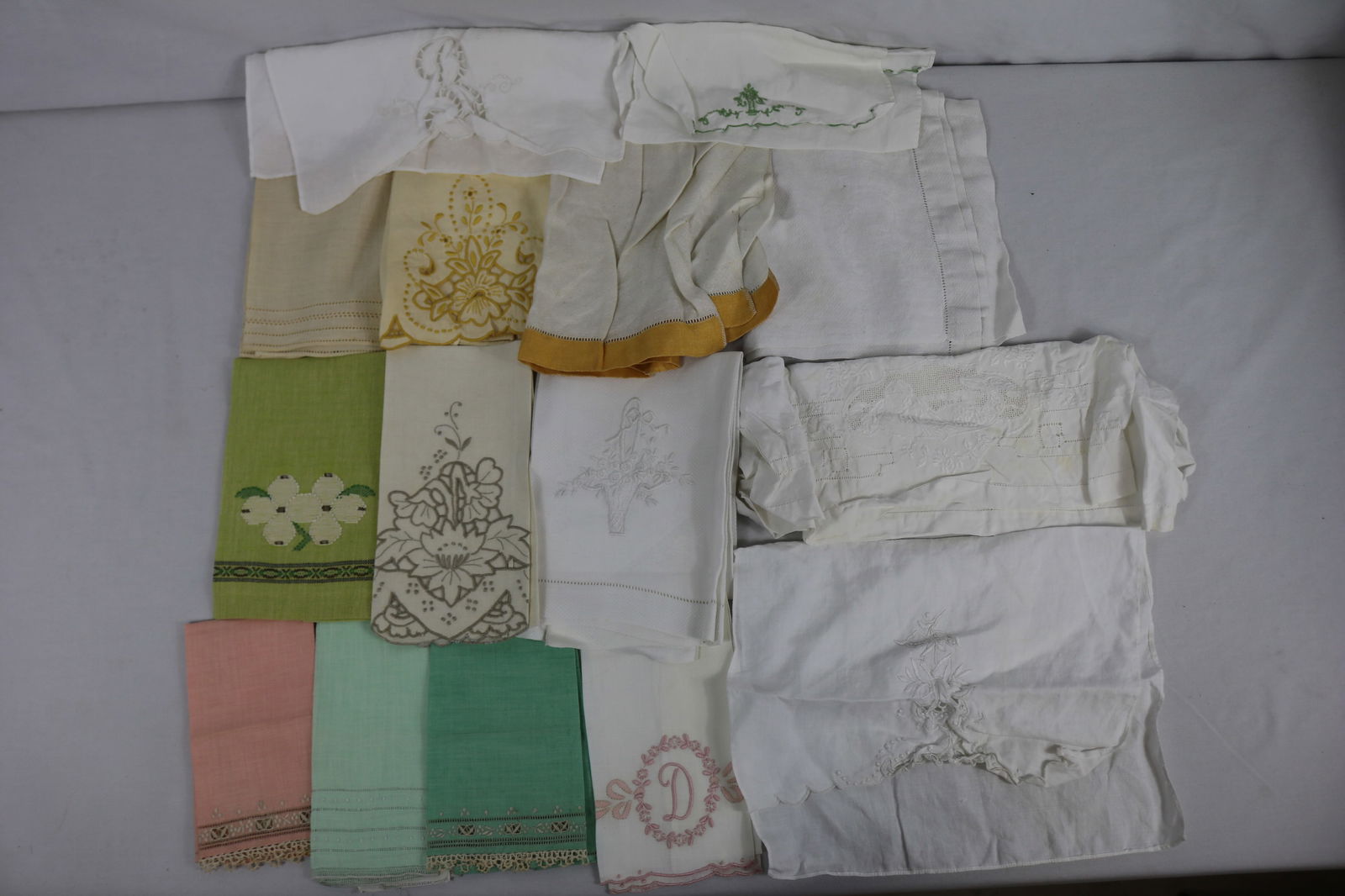 Lot of Vintage Towels, Hand & Guest: see photo's