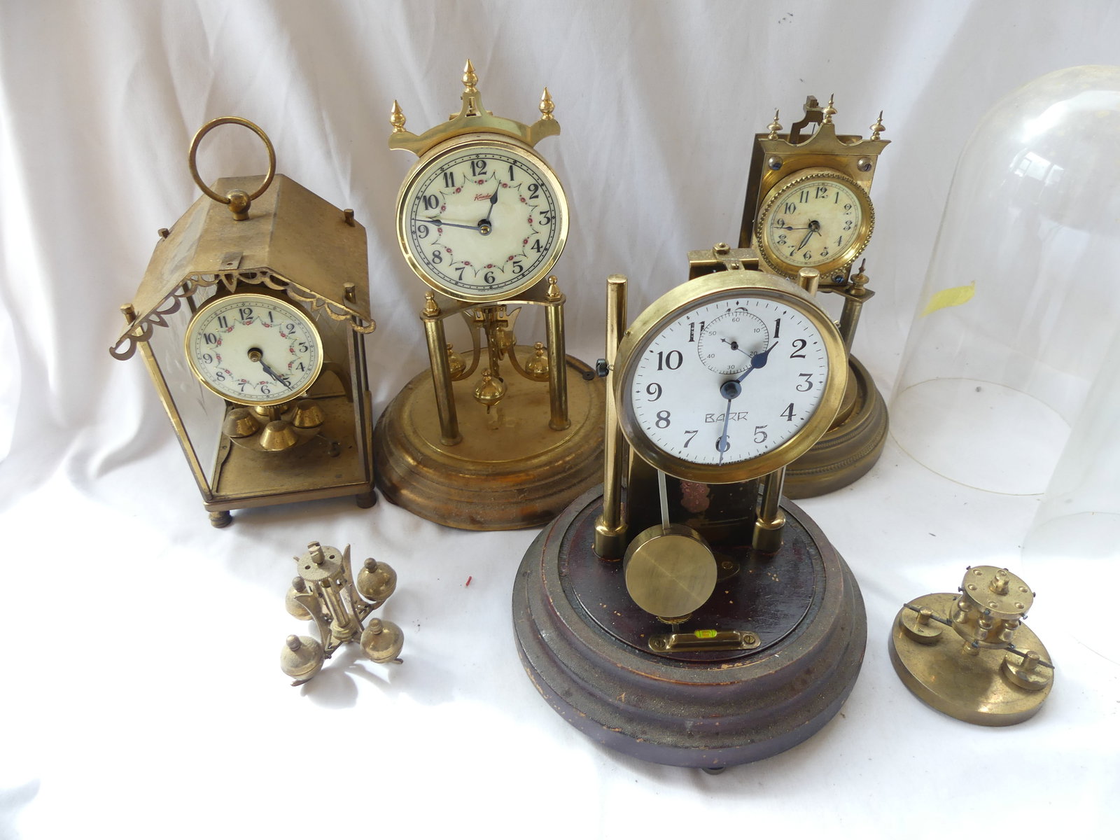 Lot of 4 Anniversary Clocks & 2 Globes (1 of 6)