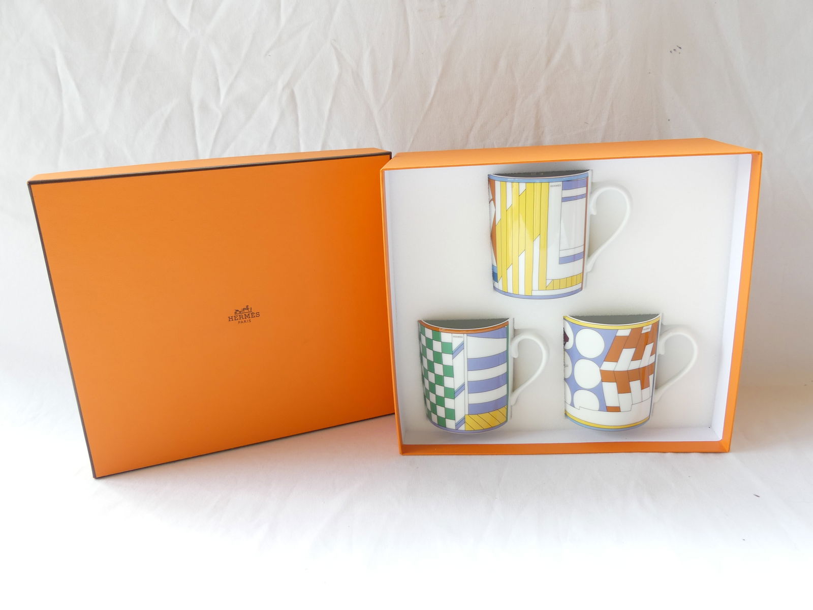Hermes Promenade Fabourg Coffee Mugs, New in Original Box, Set of 3: see photo's