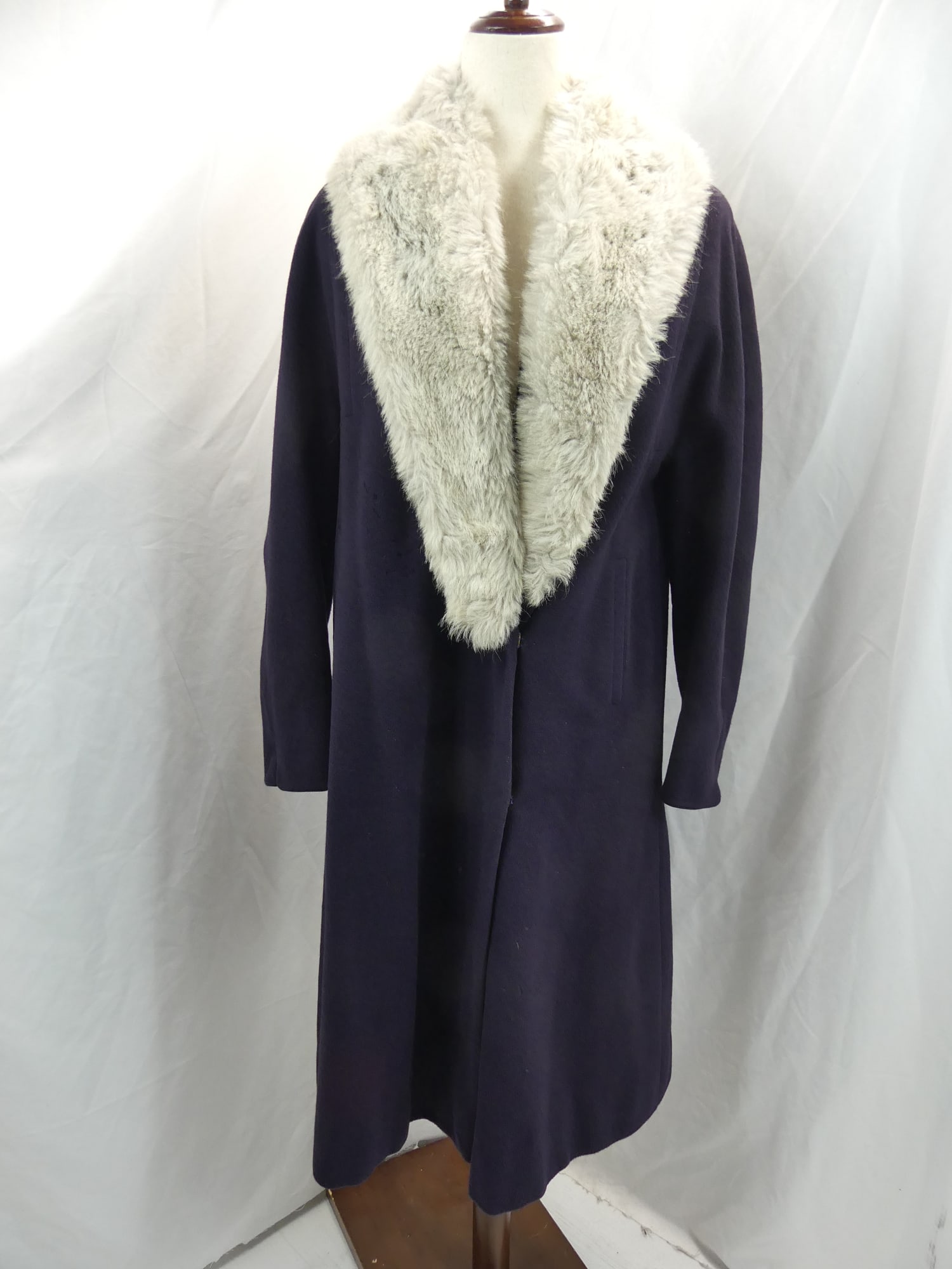 Vintage 1950's Juilliard Gimbel Brothers Navy Blue Cashmere Coat with Faux Fur Collar (1 of 10)