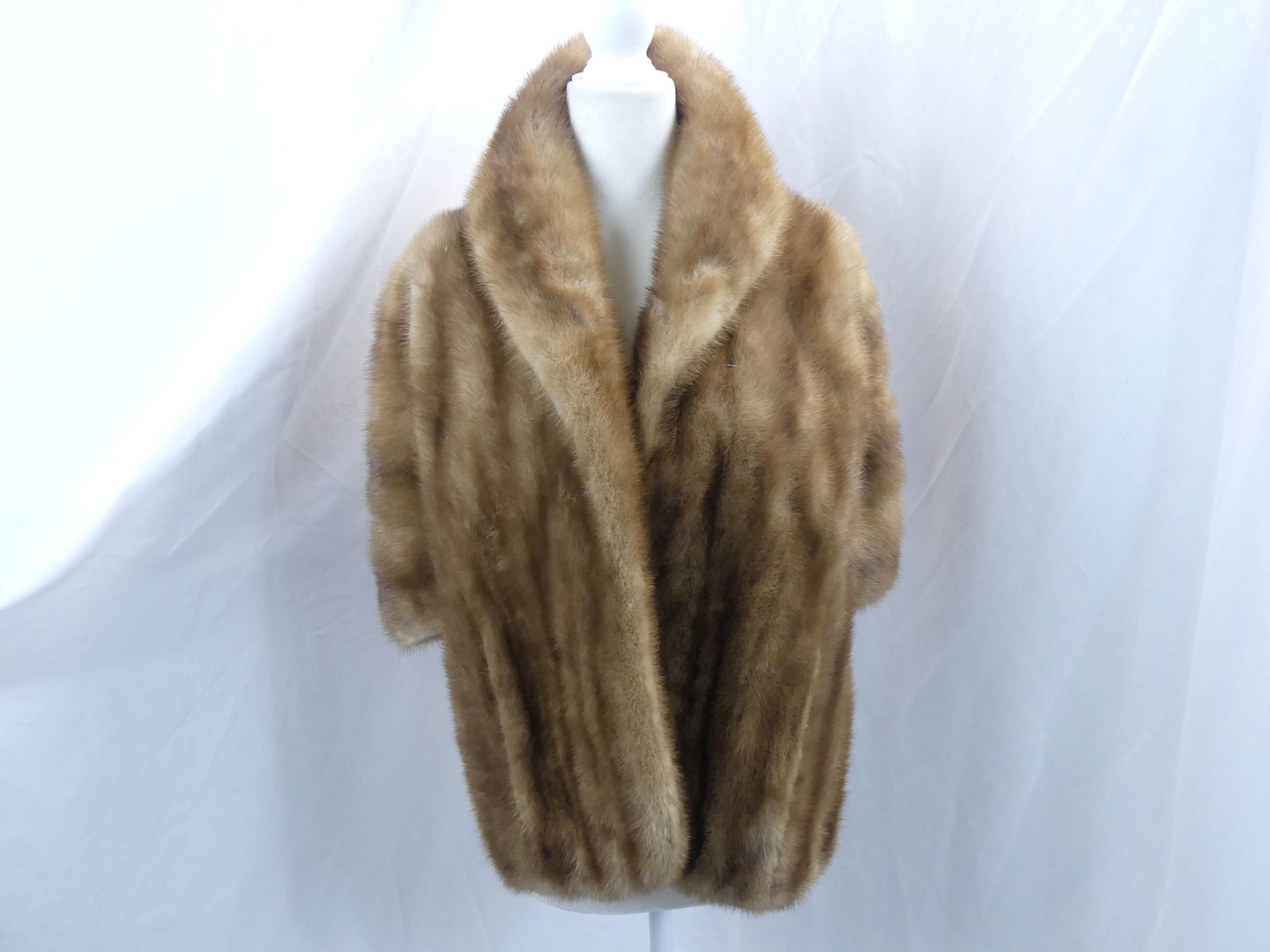Vintage 1950's Flah Co. Light Brown Mink Stole (1 of 9)