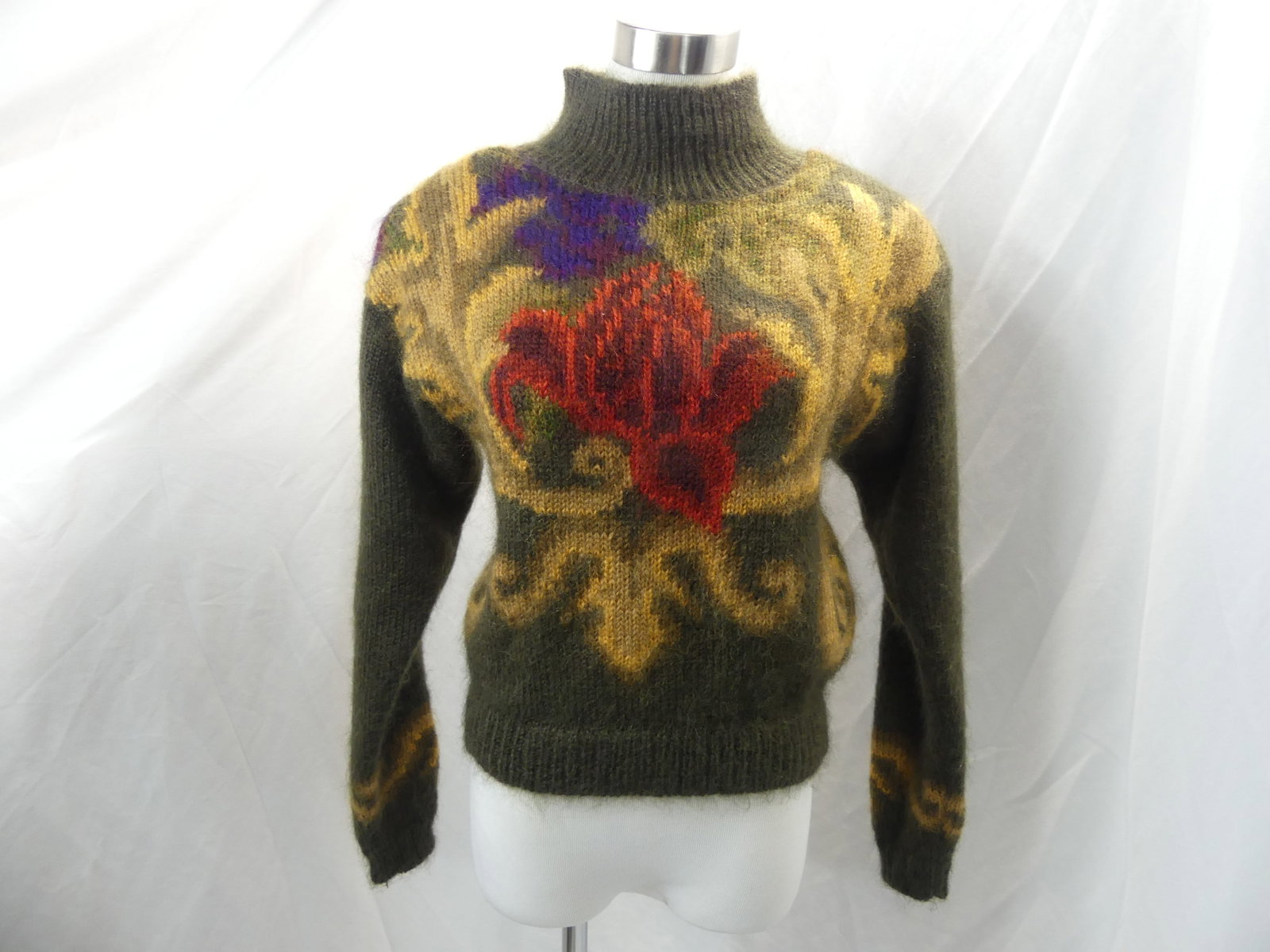 Vintage 1980's Linda Allard for Ellen Tracy olive green floral mohair sweater: approx. up to 42 but, 30 waist. In good condition, see photo's