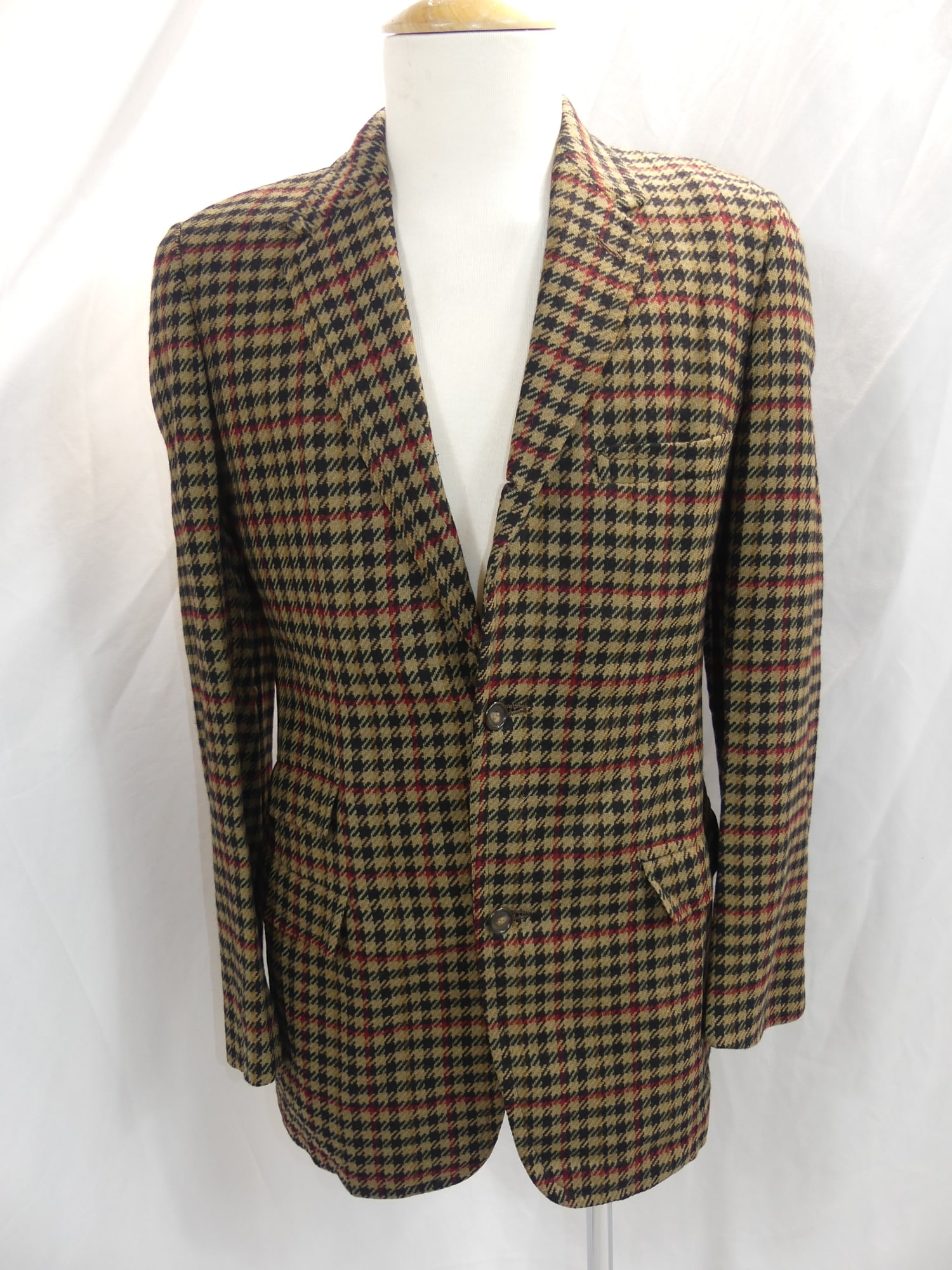 Vintage 1963 Duncan Macandrem Men's Wool Plaid Houndstooth Suit Jacket: approx. 40 chest, 34 waist. Slight discoloration under the arms otherwise in good condition, see photo's