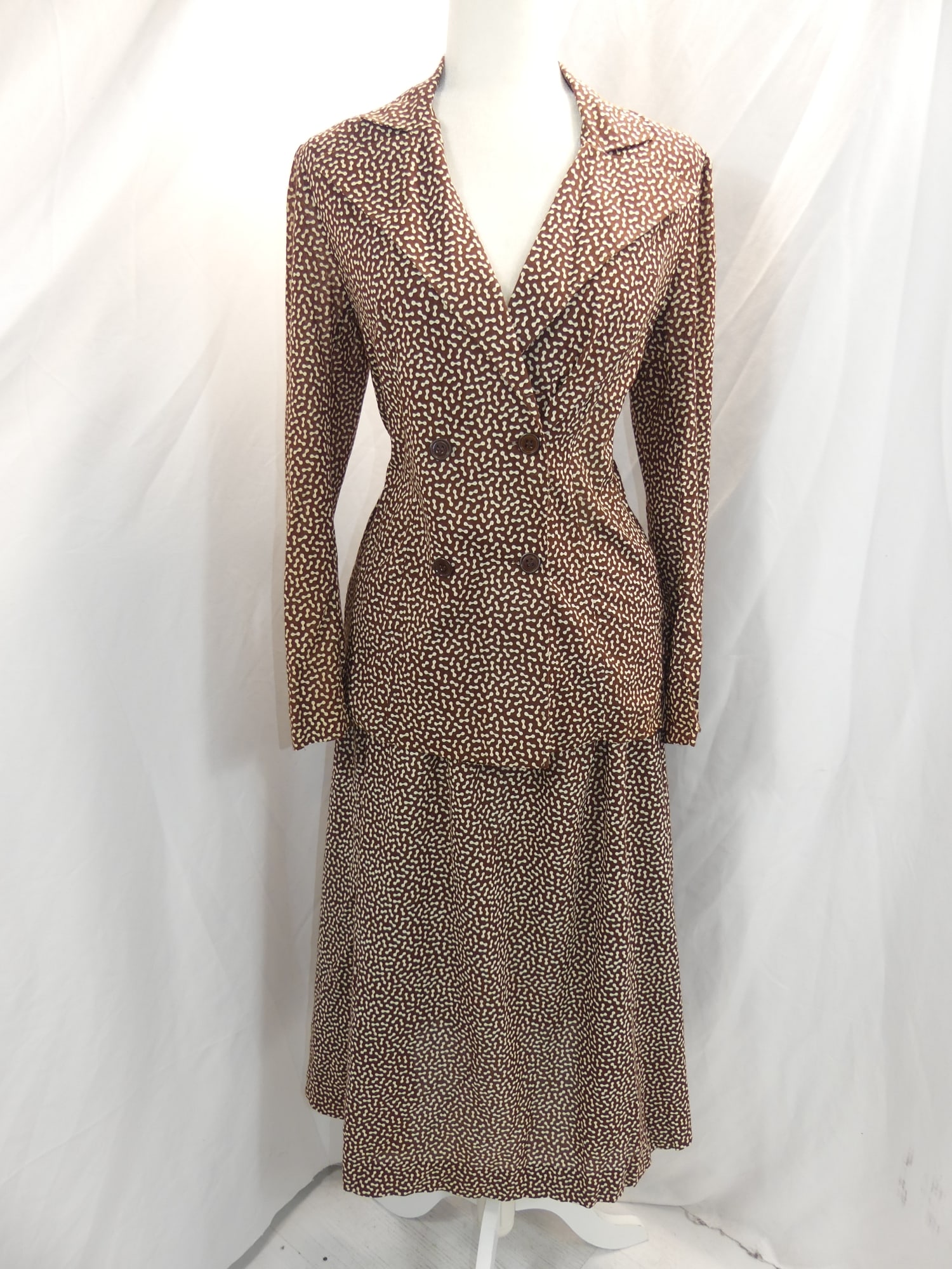 Vintage Diane Von Furstenberg Made In Italy by Manifattura Tessile Ferretti Brown & White Skirt &: approx. 38 bust, 28 elastic waist. In good condition, see photo's
