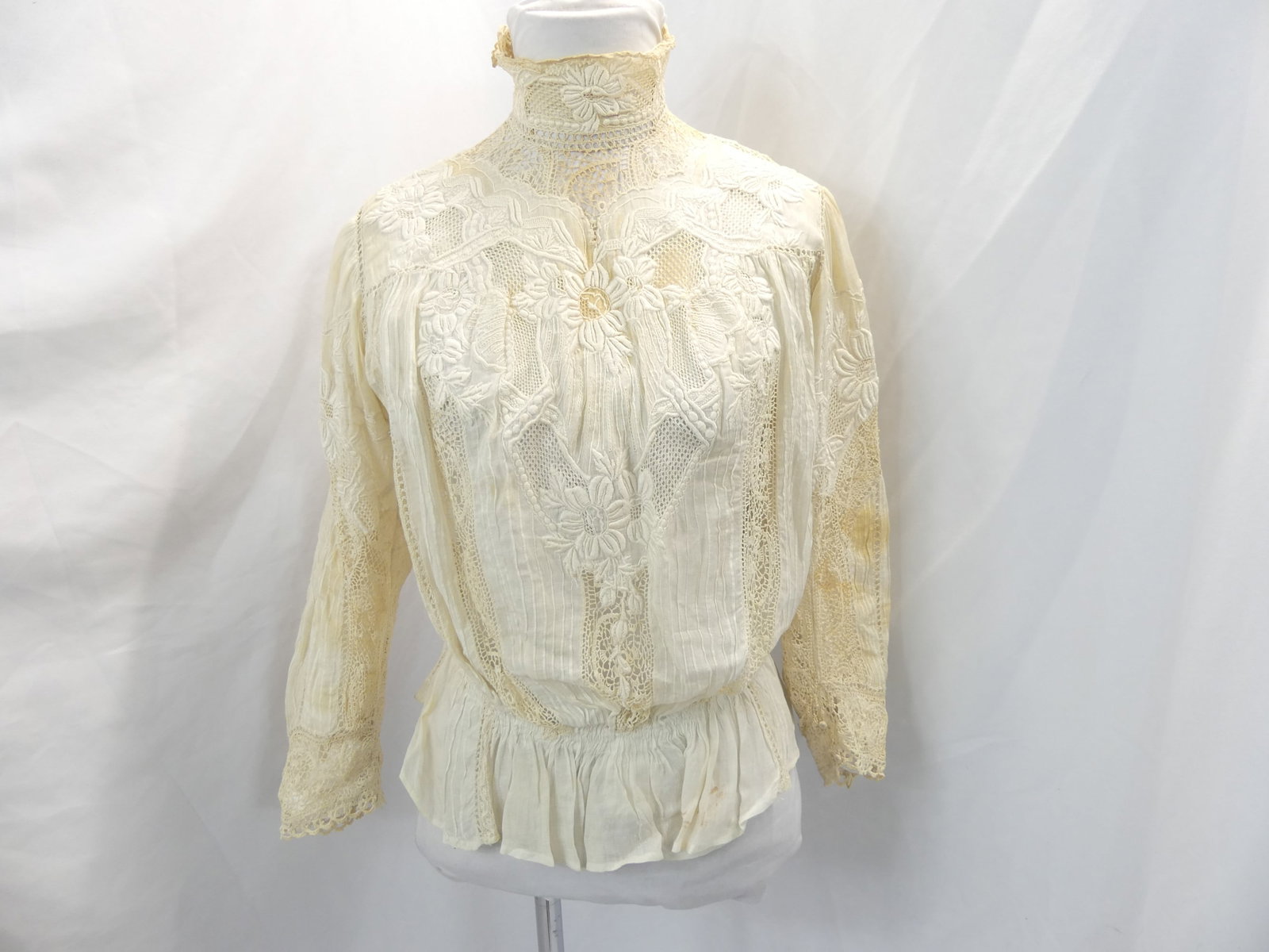 Antique 1800's White Tissue Linen Blouse with Embroidery & Lace: approx. 34 bust, 25 waist. Has some stains & fray at collar, see photo's